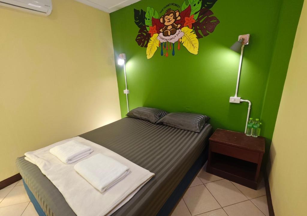 The Funky Monkey Hostel - 18 to 40 years old only - 2