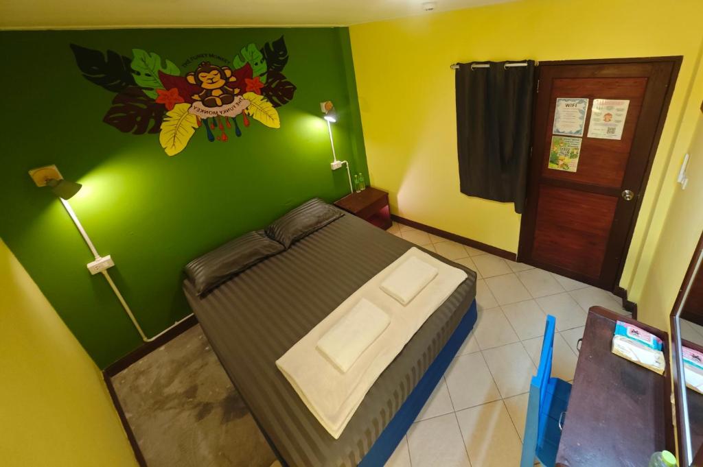 The Funky Monkey Hostel - 18 to 40 years old only - 5