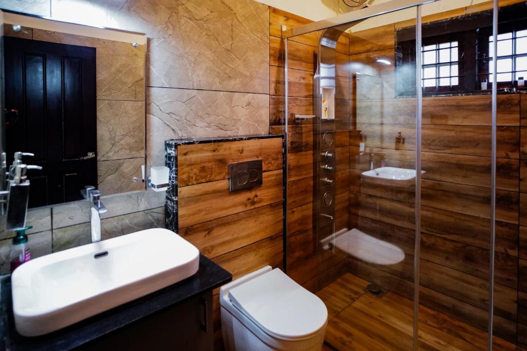 Koupelna v ubytování Jathikka Homestay