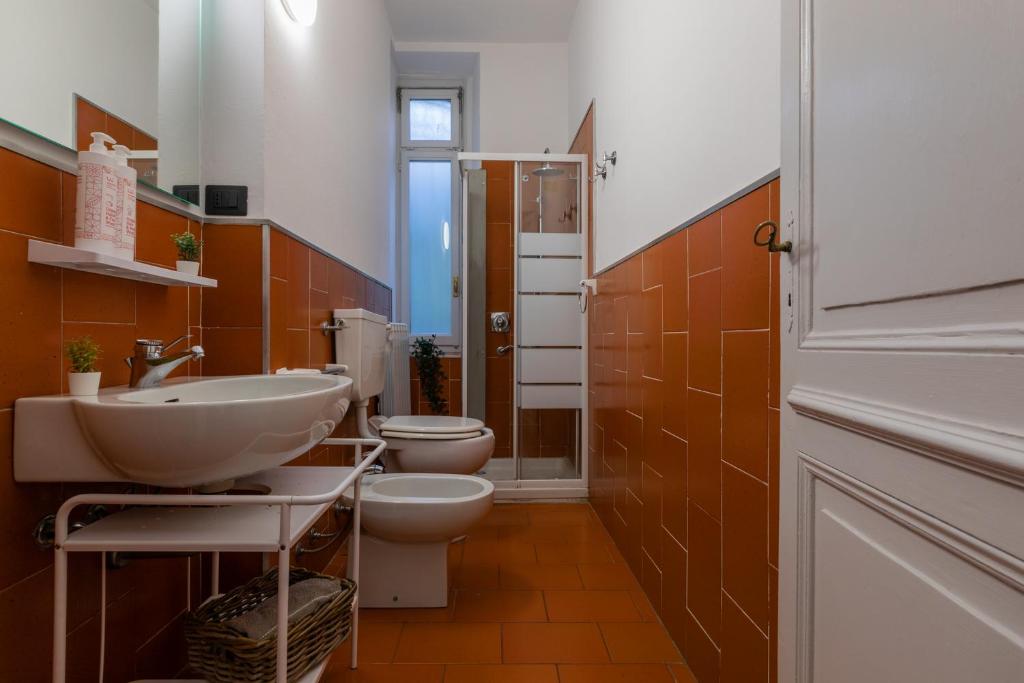 Kúpeľňa v ubytovaní Spazioso appartamento nei pressi del Po by Wonderful Italy