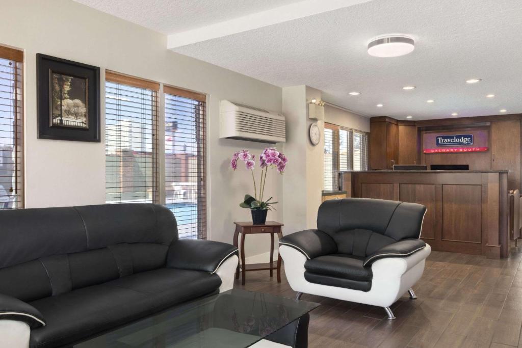 Travelodge by Wyndham Calgary South - Resim 9