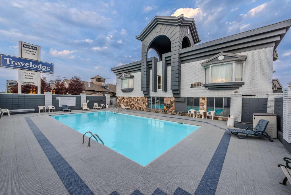 Travelodge by Wyndham Calgary South - Resim 3