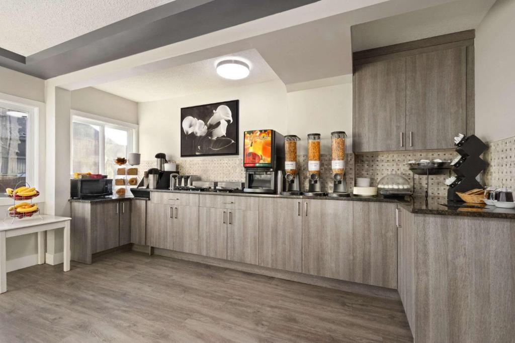 Travelodge by Wyndham Calgary South - Resim 18