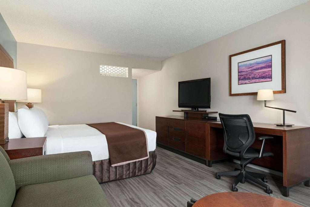 Travelodge by Wyndham Calgary South - Resim 43