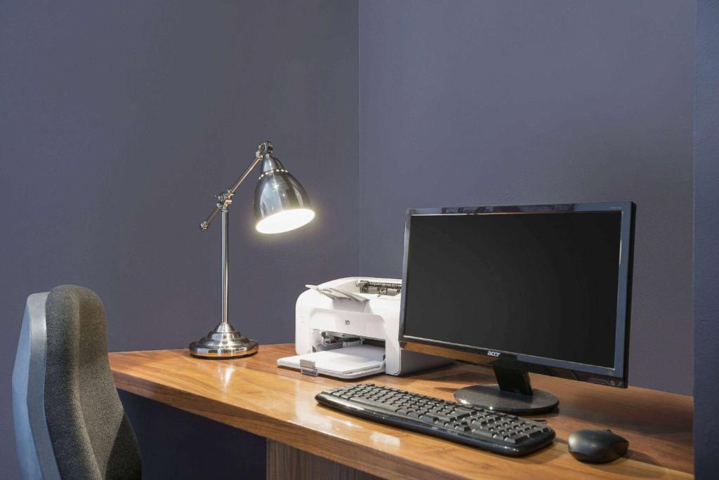 Ramada by Wyndham Belfast - Resim 19