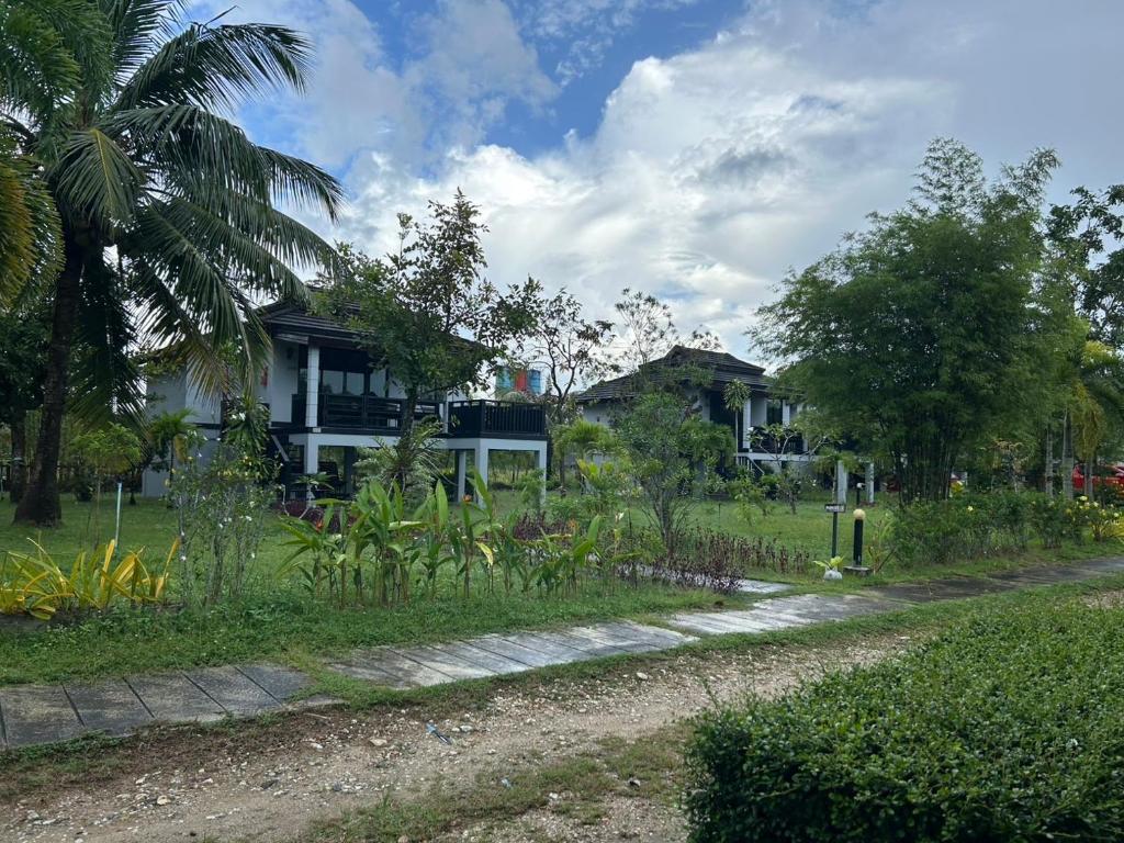 Zahrada ubytování The Hip Resort @ Khao Lak