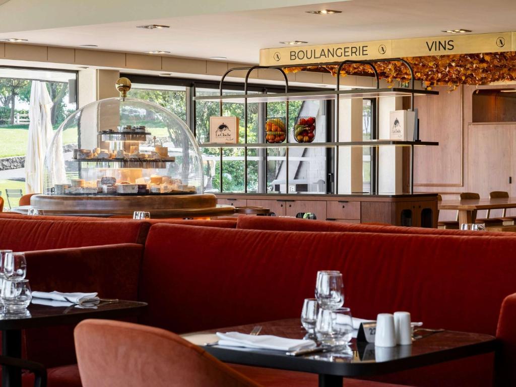 Restaurace v ubytování Mercure Bayeux Omaha Beach