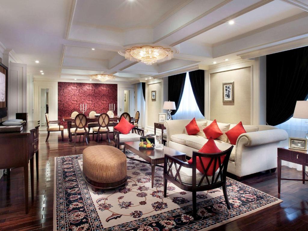 Posezení v ubytování Sofitel Legend Metropole Hanoi