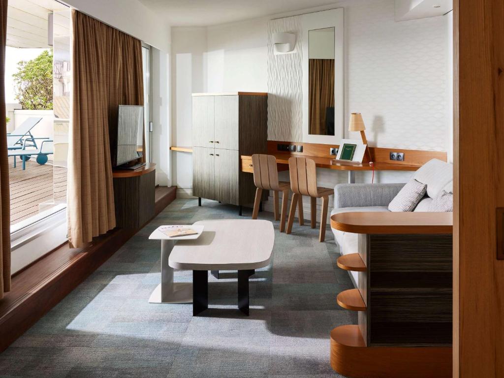 Posezení v ubytování Sofitel Biarritz Le Miramar Thalassa