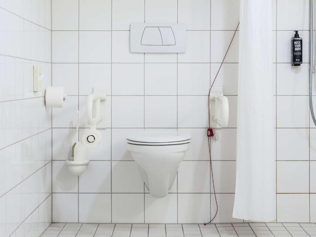 Ванна кімната в ibis Stuttgart Centrum