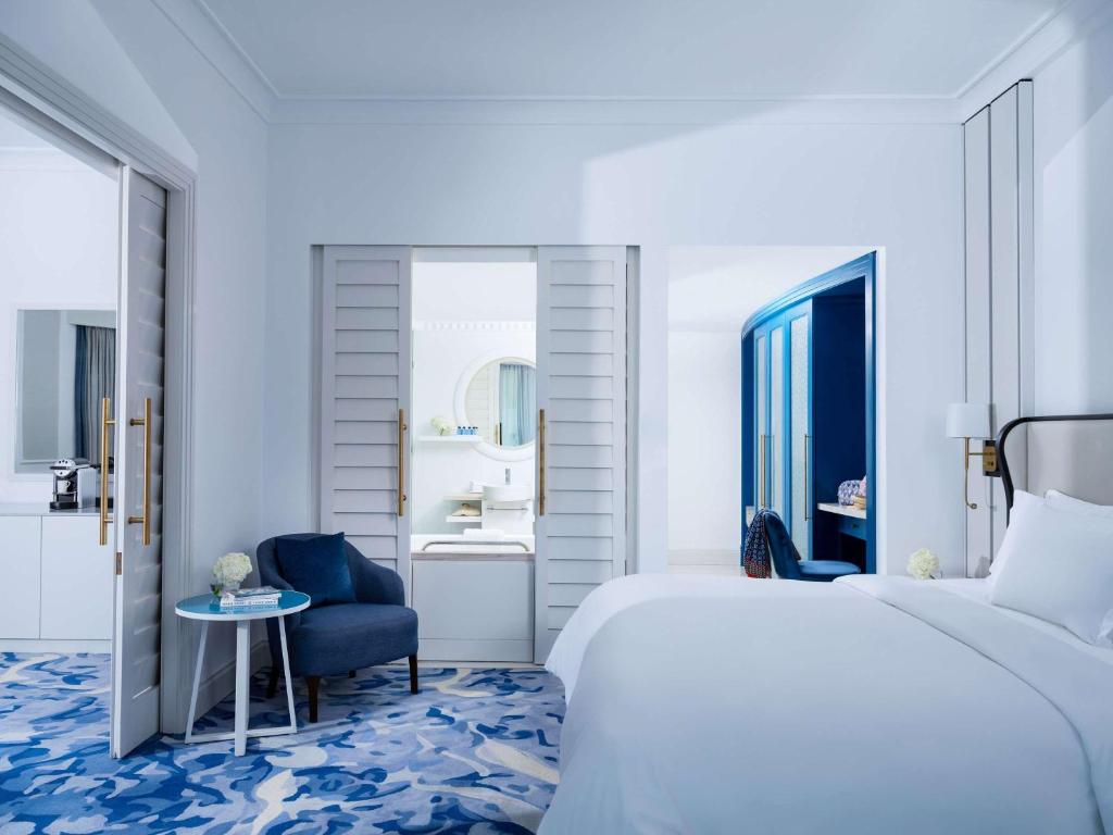 Postel nebo postele na pokoji v ubytování Sofitel Dubai Jumeirah Beach