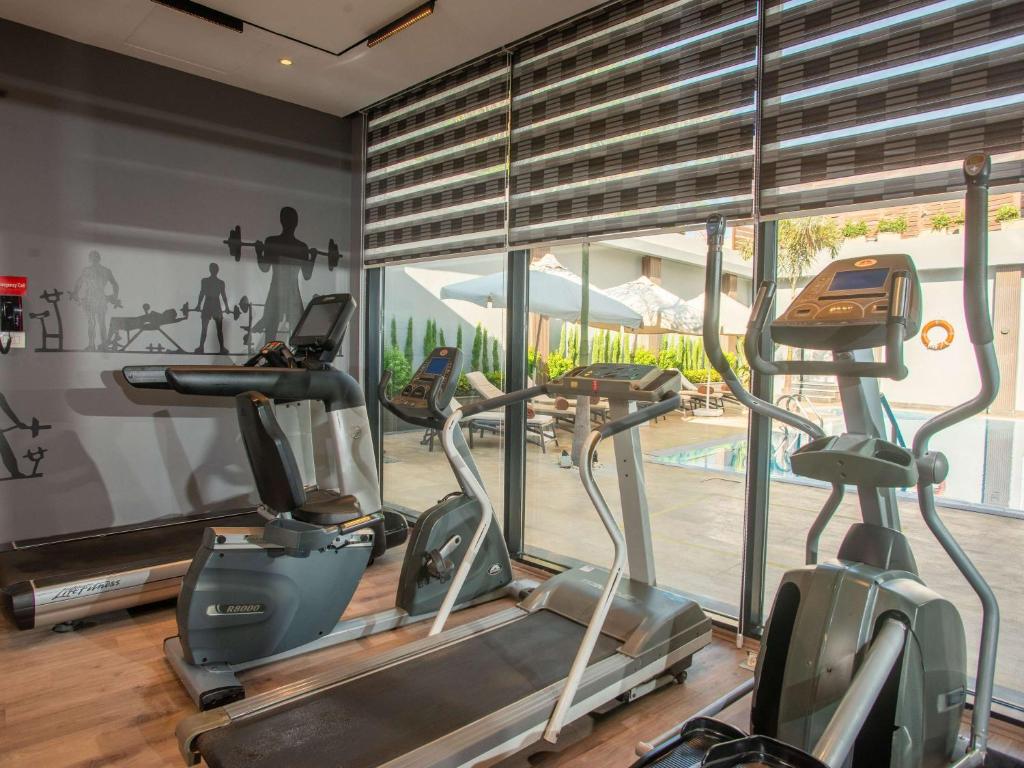 Fitness centrum a/nebo fitness zařízení v ubytování Novotel Cairo El Borg