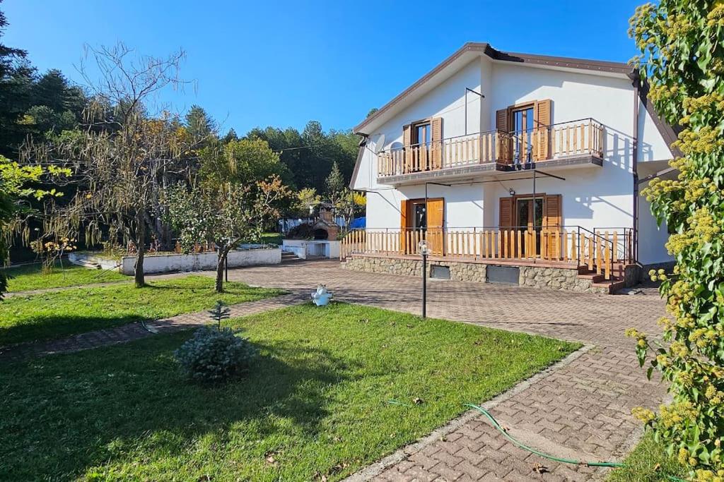 Budova, kde se vila nachází