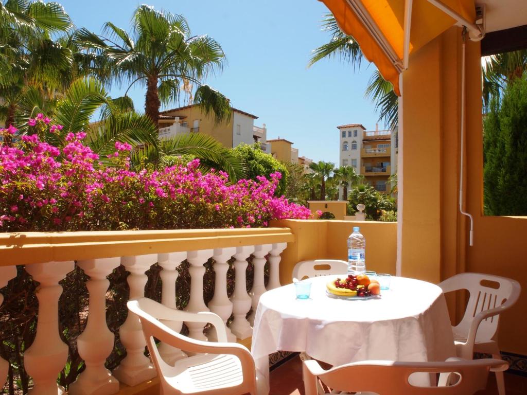 Balkón alebo terasa v ubytovaní Sunny apartment Aldea Del Mar near the sea