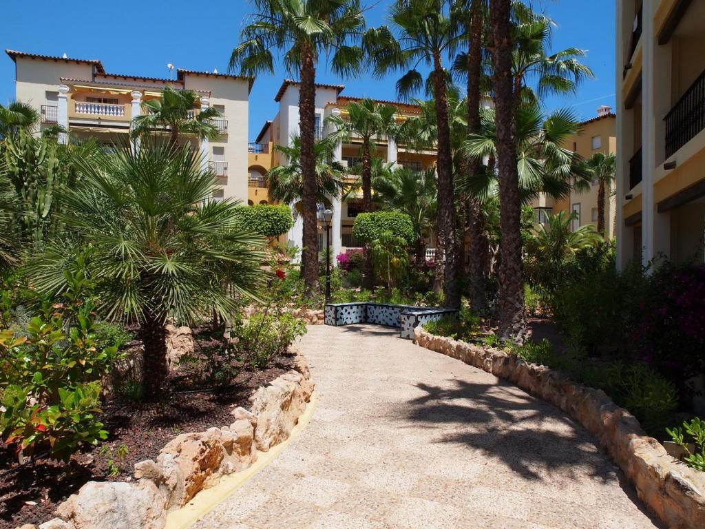 Vonkajšia záhrada v ubytovaní Sunny apartment Aldea Del Mar near the sea
