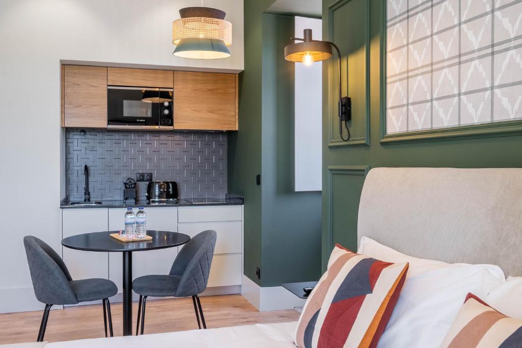 Gigantones GuestHouse - 6