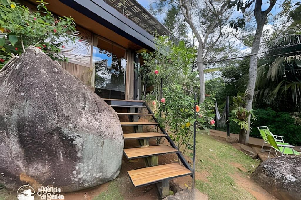 Κήπος έξω από το Chalés Ayty