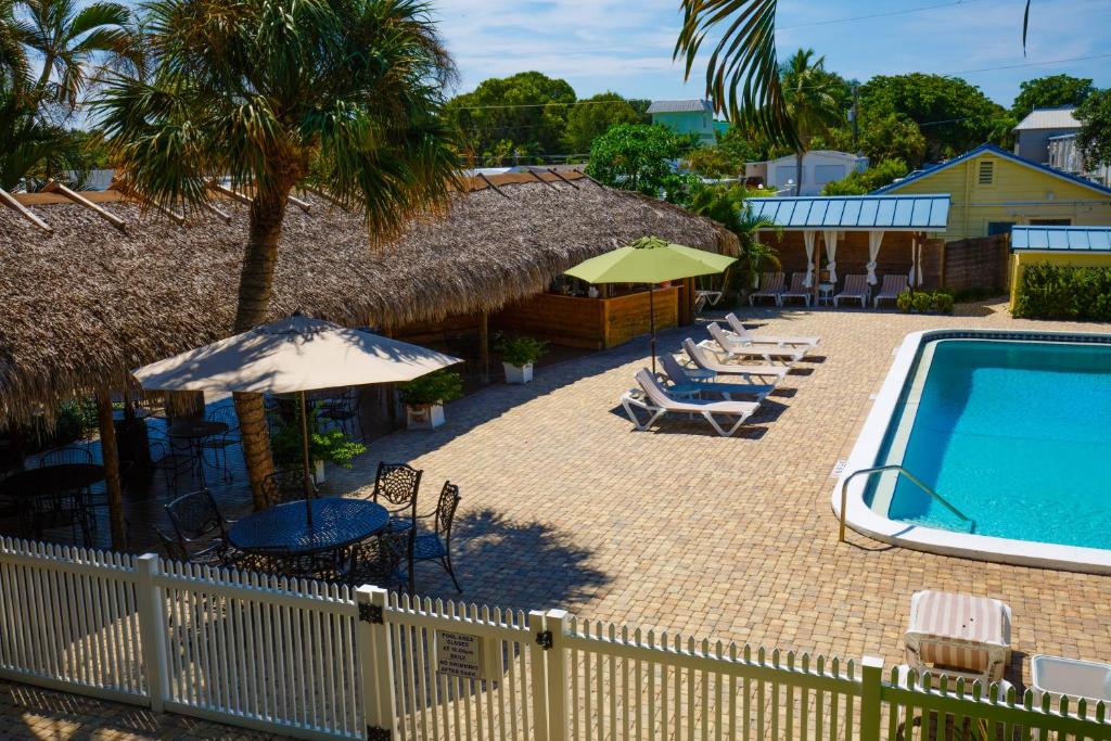 Naples Garden Inn photo