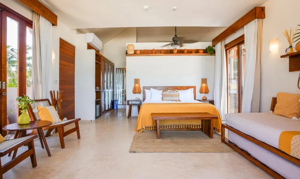 Beachfront Penthouse with Plunge pool.