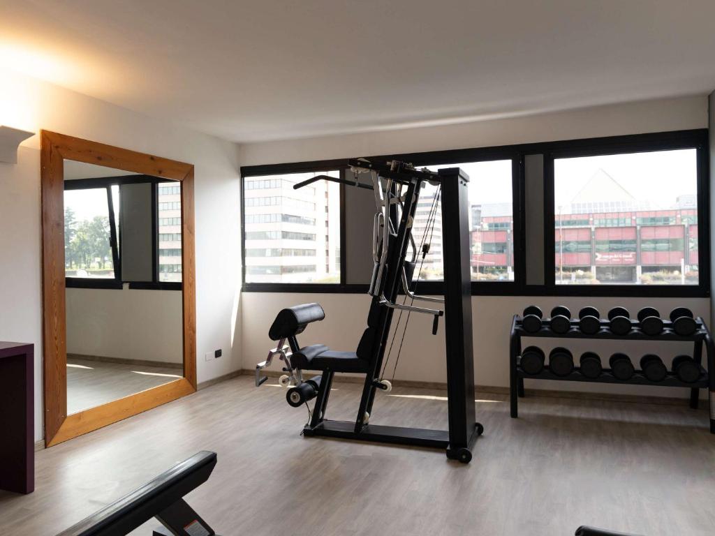 Fitness centrum a/nebo fitness zařízení v ubytování Mercure Milano Agrate Brianza