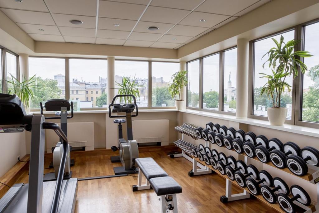 Fitness centrum a/nebo fitness zařízení v ubytování Radisson Blu Ridzene Hotel, Riga