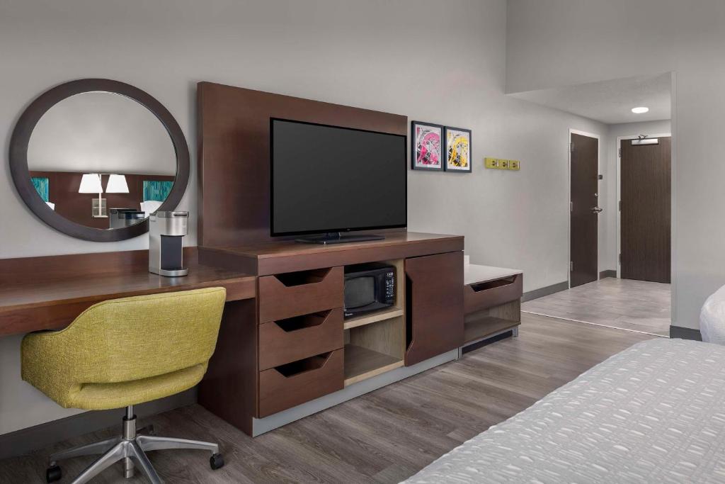 Hampton Inn Birmingham I-65/Lakeshore Drive photo