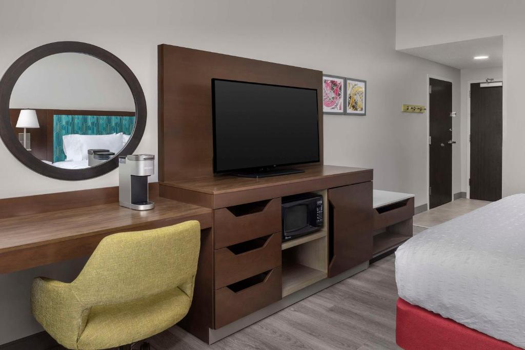 Hampton Inn Birmingham I-65/Lakeshore Drive photo