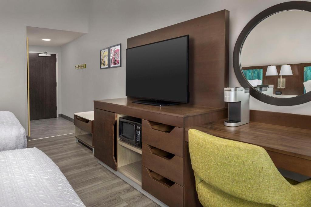 Hampton Inn Birmingham I-65/Lakeshore Drive photo