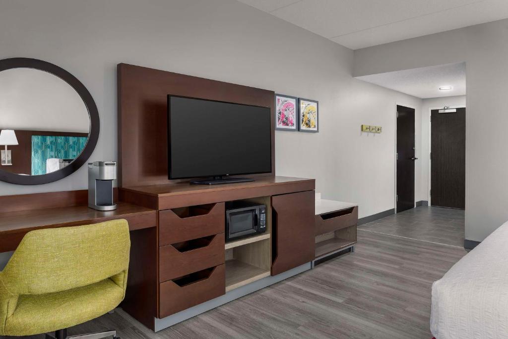Hampton Inn Birmingham I-65/Lakeshore Drive photo