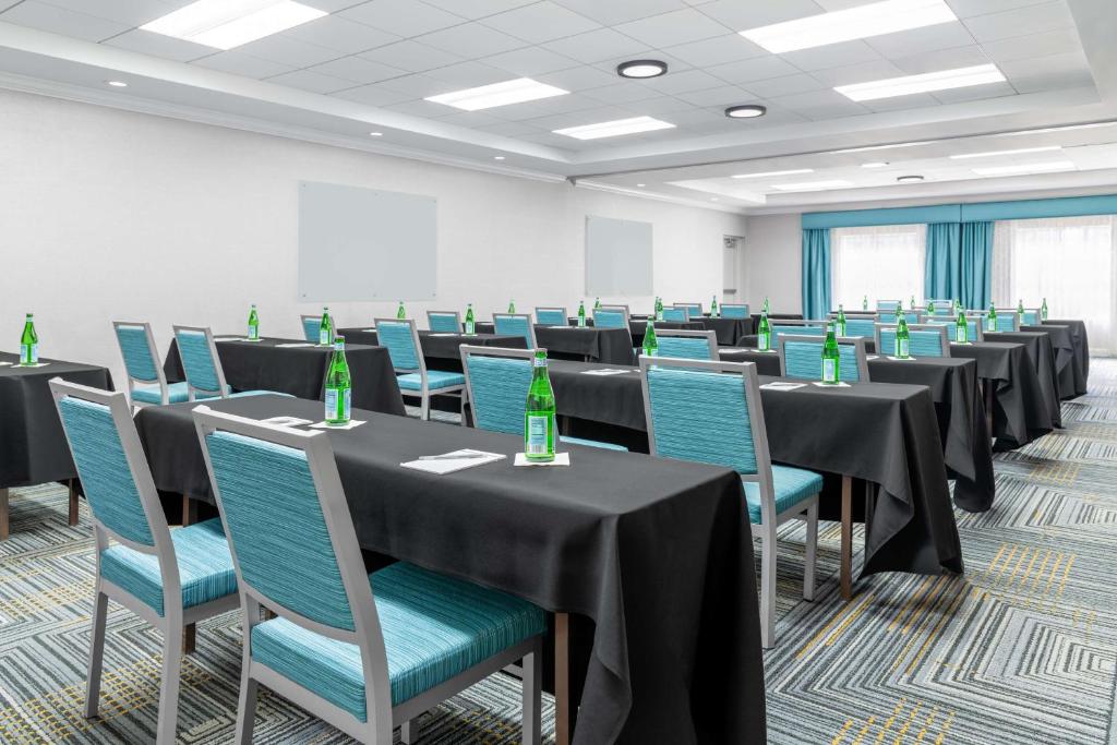 Homewood Suites by Hilton Detroit-Troy photo