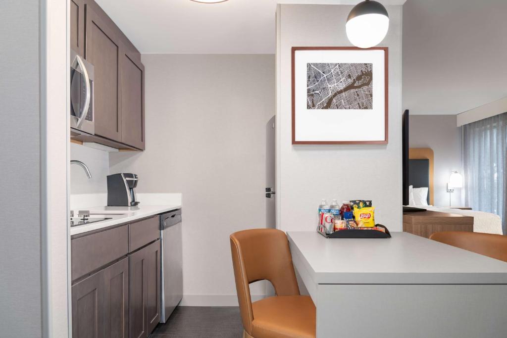Homewood Suites by Hilton Detroit-Troy photo