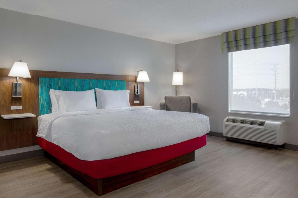 Postel nebo postele na pokoji v ubytování Hampton Inn by Hilton Brampton - Toronto