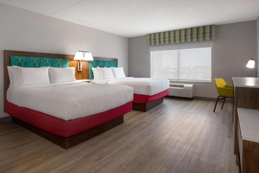 Postel nebo postele na pokoji v ubytování Hampton Inn by Hilton Brampton - Toronto