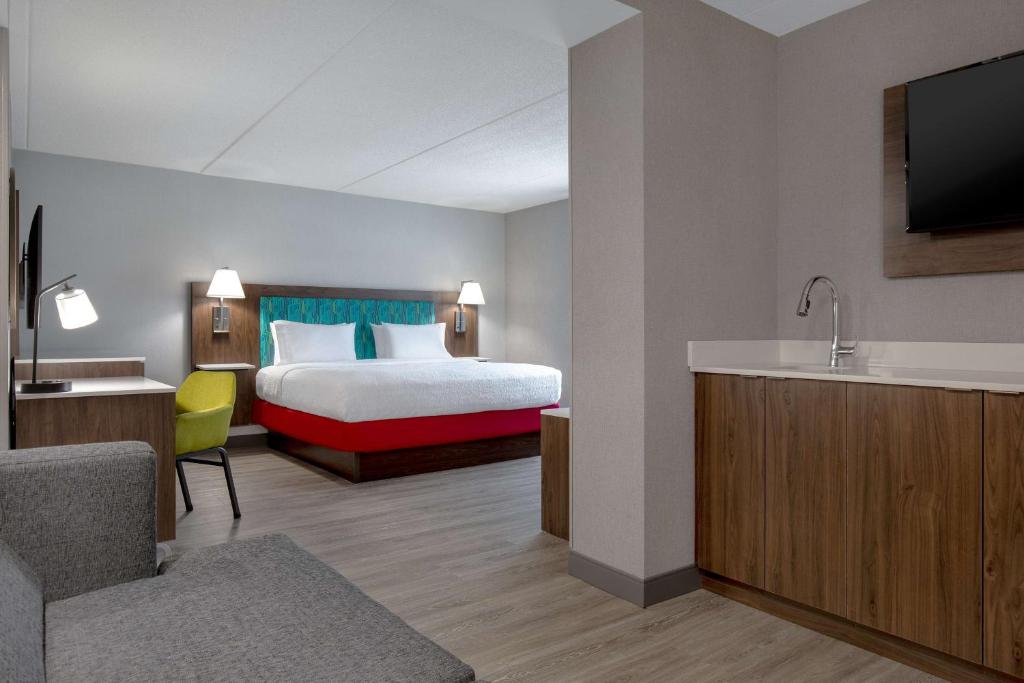 Postel nebo postele na pokoji v ubytování Hampton Inn by Hilton Brampton - Toronto