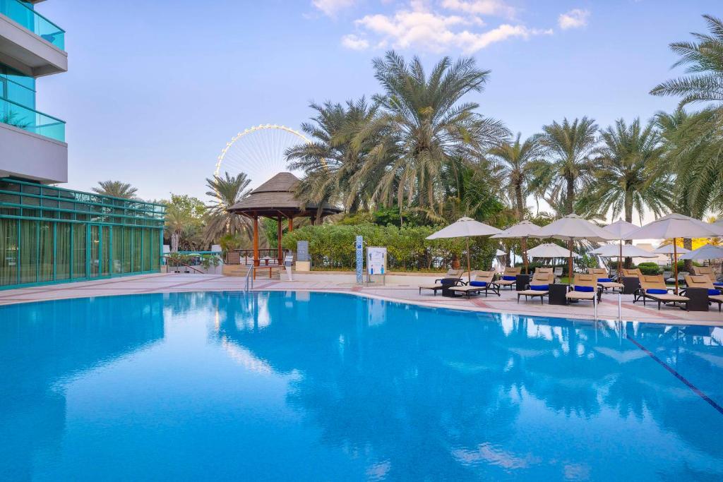 Bazén v ubytování Hilton Dubai Jumeirah nebo v jeho okolí