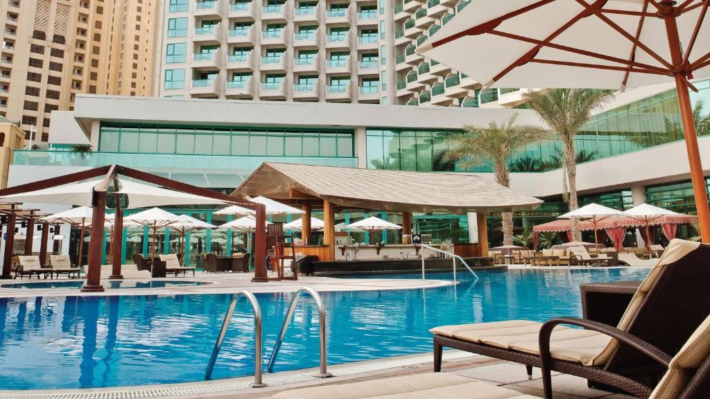 Bazén v ubytování Hilton Dubai Jumeirah nebo v jeho okolí