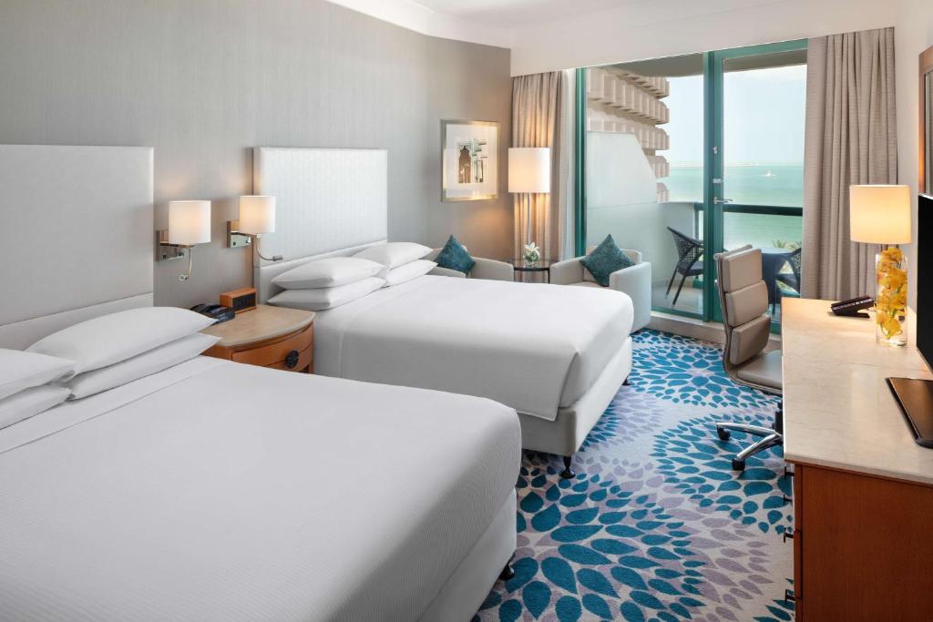 Hilton Dubai Jumeirah - 豪华室，带2张大床和部分海景