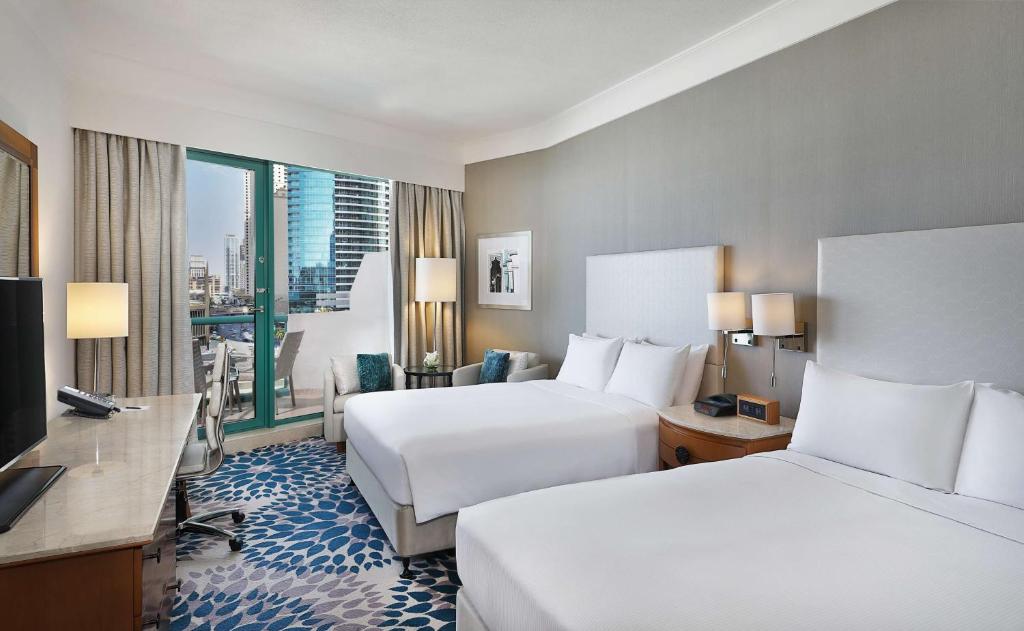 Hilton Dubai Jumeirah - 豪华皇后室和两个大号床