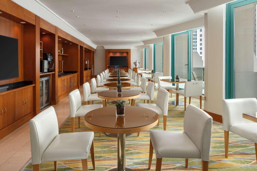 Hilton Dubai Jumeirah - 海景国王湾套房与海景