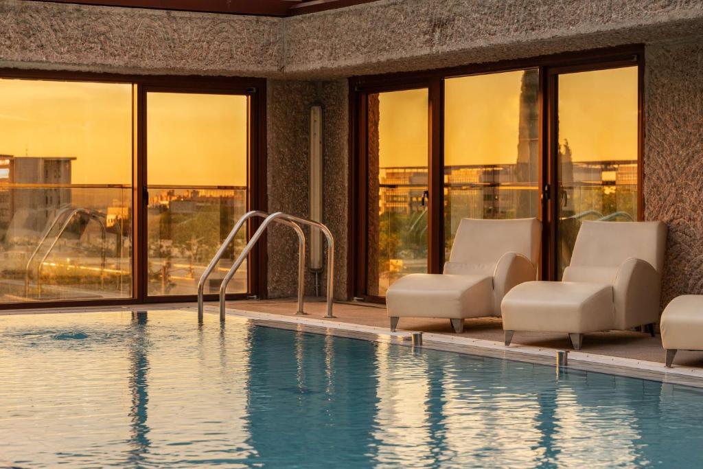 Hilton Madrid Airport - Resim 11