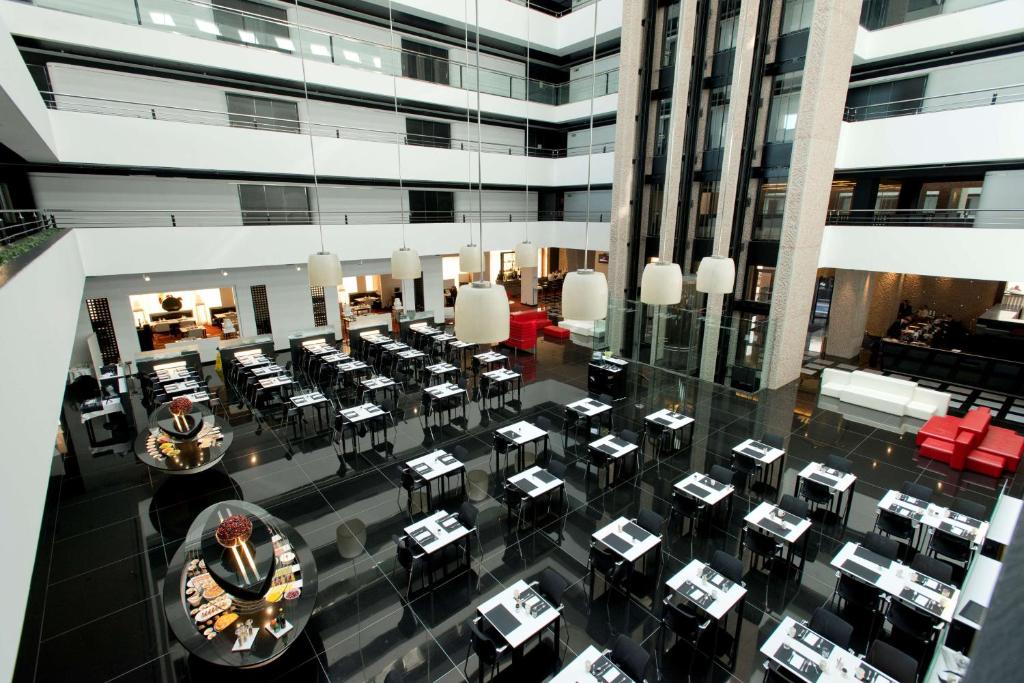 Hilton Madrid Airport - Resim 15