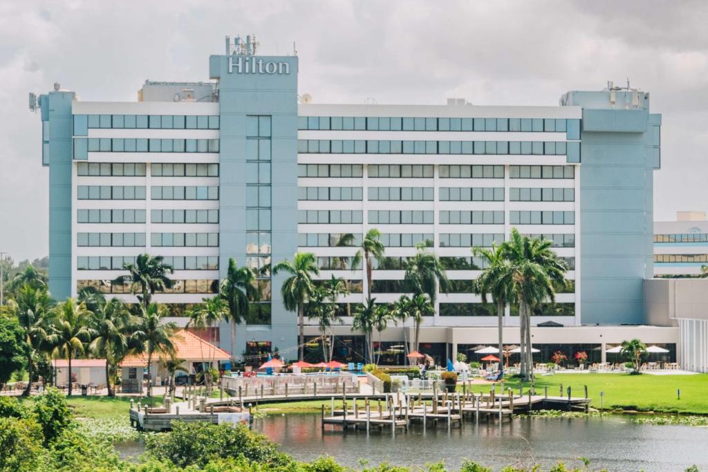 Hilton Palm Beach PBI - Housity
