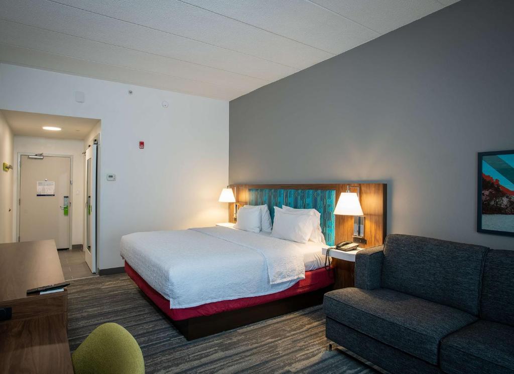 Hampton Inn Seaford - Room King Con Sofá Cama - No Fumadores