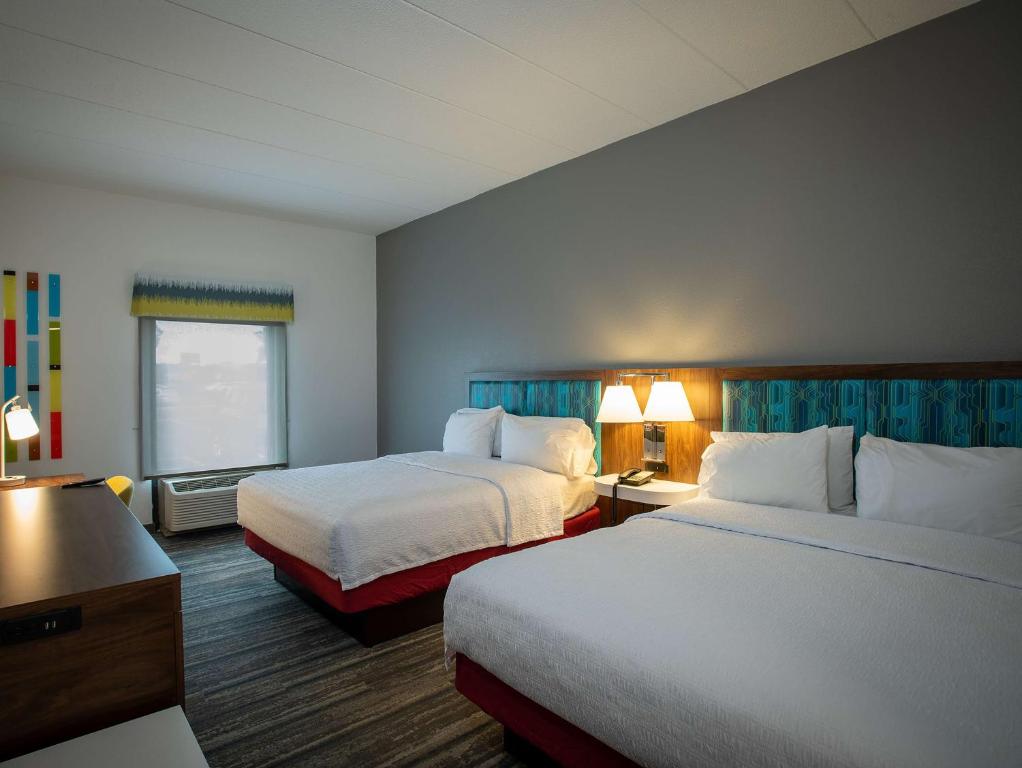 Hampton Inn Seaford - Queen Room With Two Queen Beds - Non-Smoking