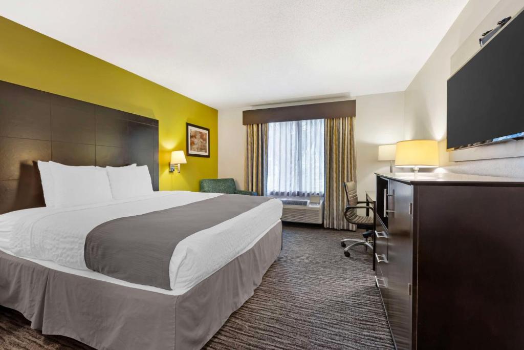 Best Western Magnolia Inn and Suites photo