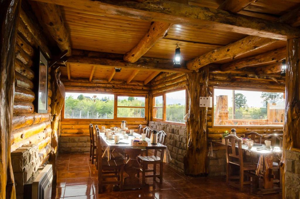 Restaurace v ubytování Hostería La Portada