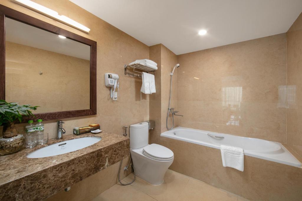 Koupelna v ubytování Marina Hotel Ha Noi