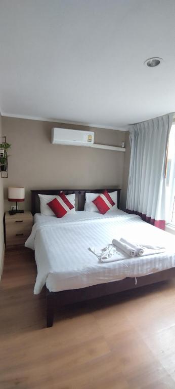 Postel nebo postele na pokoji v ubytování Kata Beach Studio Phuket