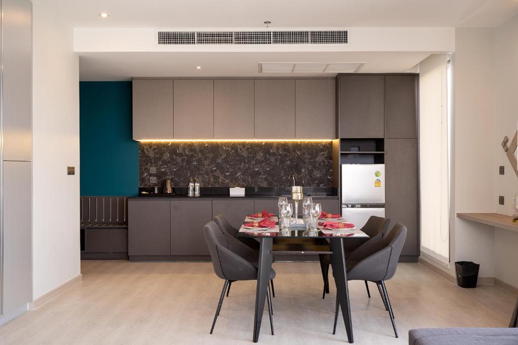 Kuchyň nebo kuchyňský kout v ubytování Thaya Hotel Bangkok
