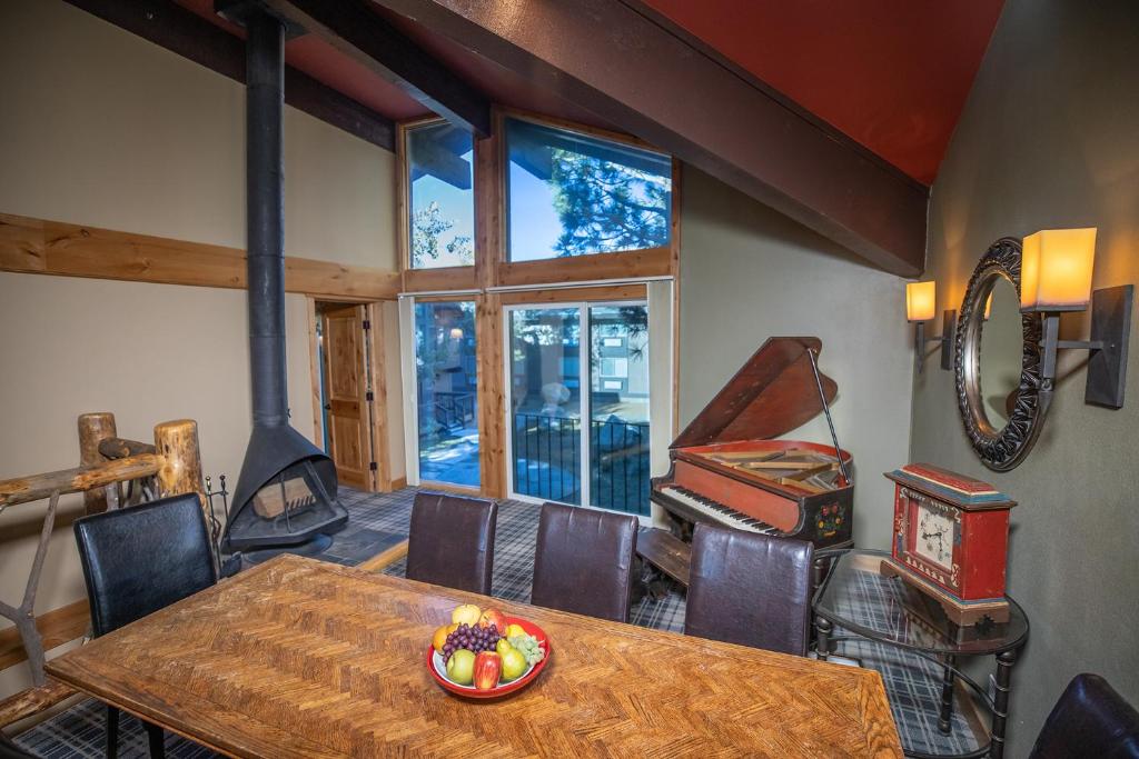 Outbound Mammoth - Chalet Suite De Dos Dormitorios